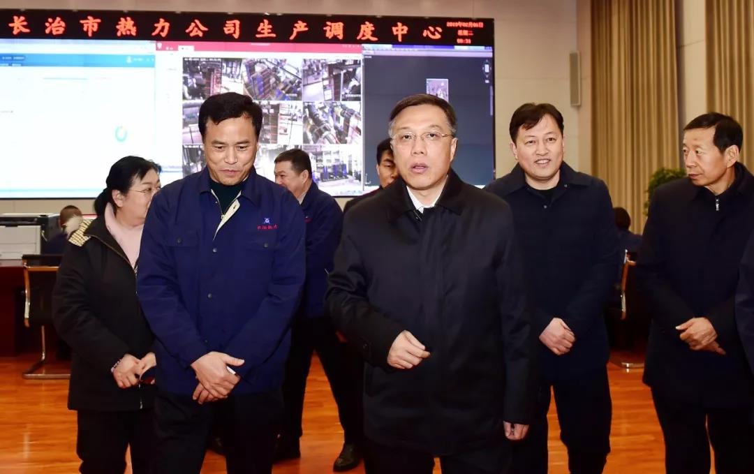 市委副書記、市長楊勤榮一行走進供熱公司，親切看望春節期間堅守崗位的供熱職工，向他們致以新春的祝福和誠摯謝意。